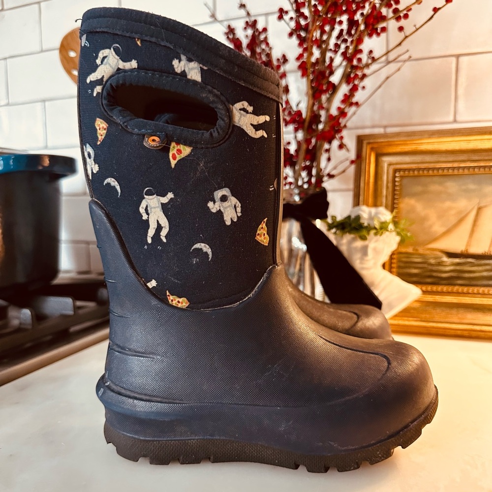Kids Bogs - gently used